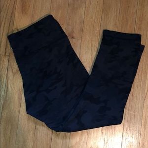 Lululemon Gray Camo Wunder Under Crop